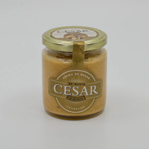 La crema César artesana disponible en QuesoQueso de Vanessa Cruz