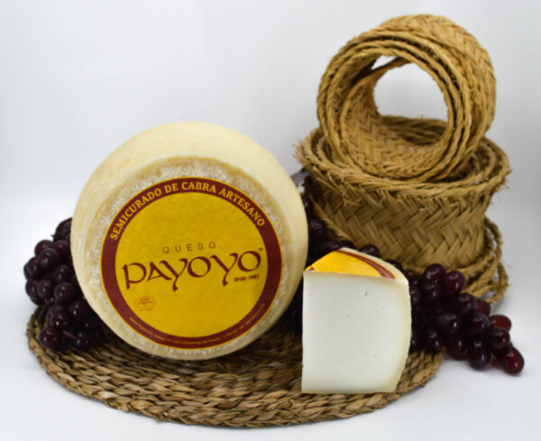 PAYOYO DE CABRA SEMICURADO nacional disponible en QuesoQueso de Vanesa Cruz en Sevilla