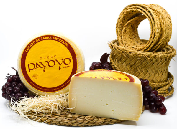 queso Payoyo curado de cabra artesano nacional disponible en QuesoQueso de Vanesa Cruz en Sevilla