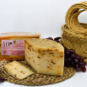 ESCAMAS PIMENTON LA ANTIGUA Queso de leche cruda de oveja Nacional disponible en QuesoQueso de Vanesa Cruz en Sevilla