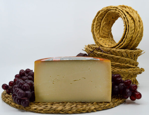 IDIAZABAL AHUMADO D.O.P. queso de leche cruda de oveja nacional disponible en QuesoQueso de Vanessa Cruz en Sevilla