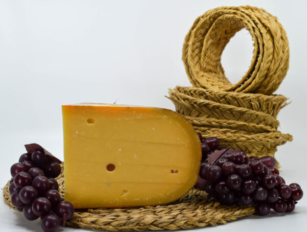 GOUDA AÑEJO OLD MASTER QUESO de leche pasteurizada de vaca internacional disponible en QuesoQueso de Vanessa Cruz en Sevilla