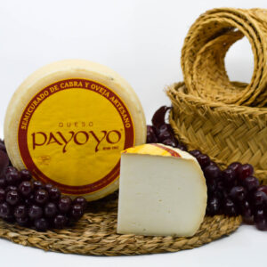 PAYOYO MEZCLA SEMICURADO queso de leche pasteurizada andaluz disponible en QuesoQueso de Vanessa Cruz en Sevilla