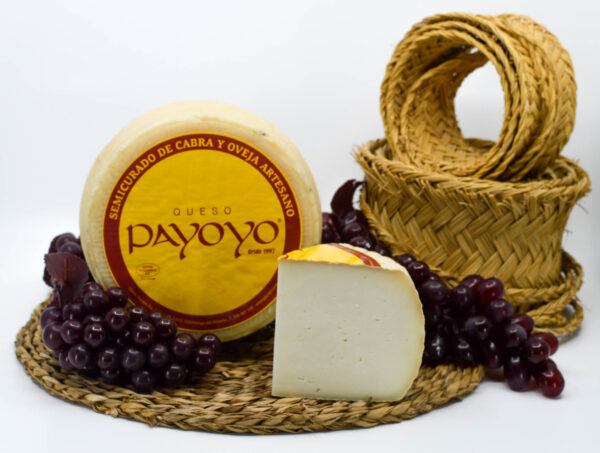 PAYOYO MEZCLA SEMICURADO queso de leche pasteurizada andaluz disponible en QuesoQueso de Vanessa Cruz en Sevilla