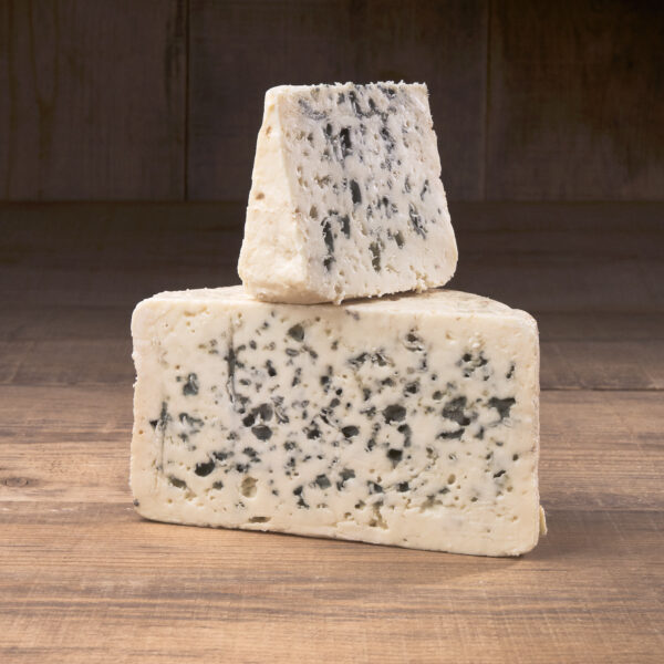 Queso ROQUEFORT LE VIEUX BERGER elaborado con leche cruda de OVEJA internacional disponible en QuesoQueso de Vanesa Cruz en Sevilla